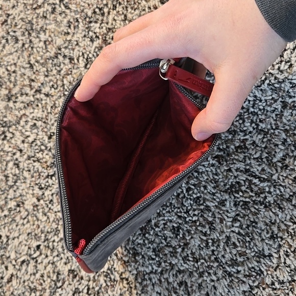 Gray Men's Pouch - Picture 2 of 3